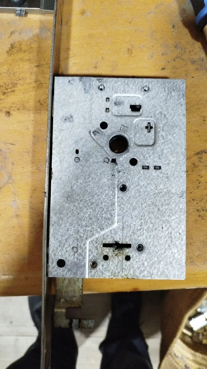 Cerradura de seguridad preparada en el taller
